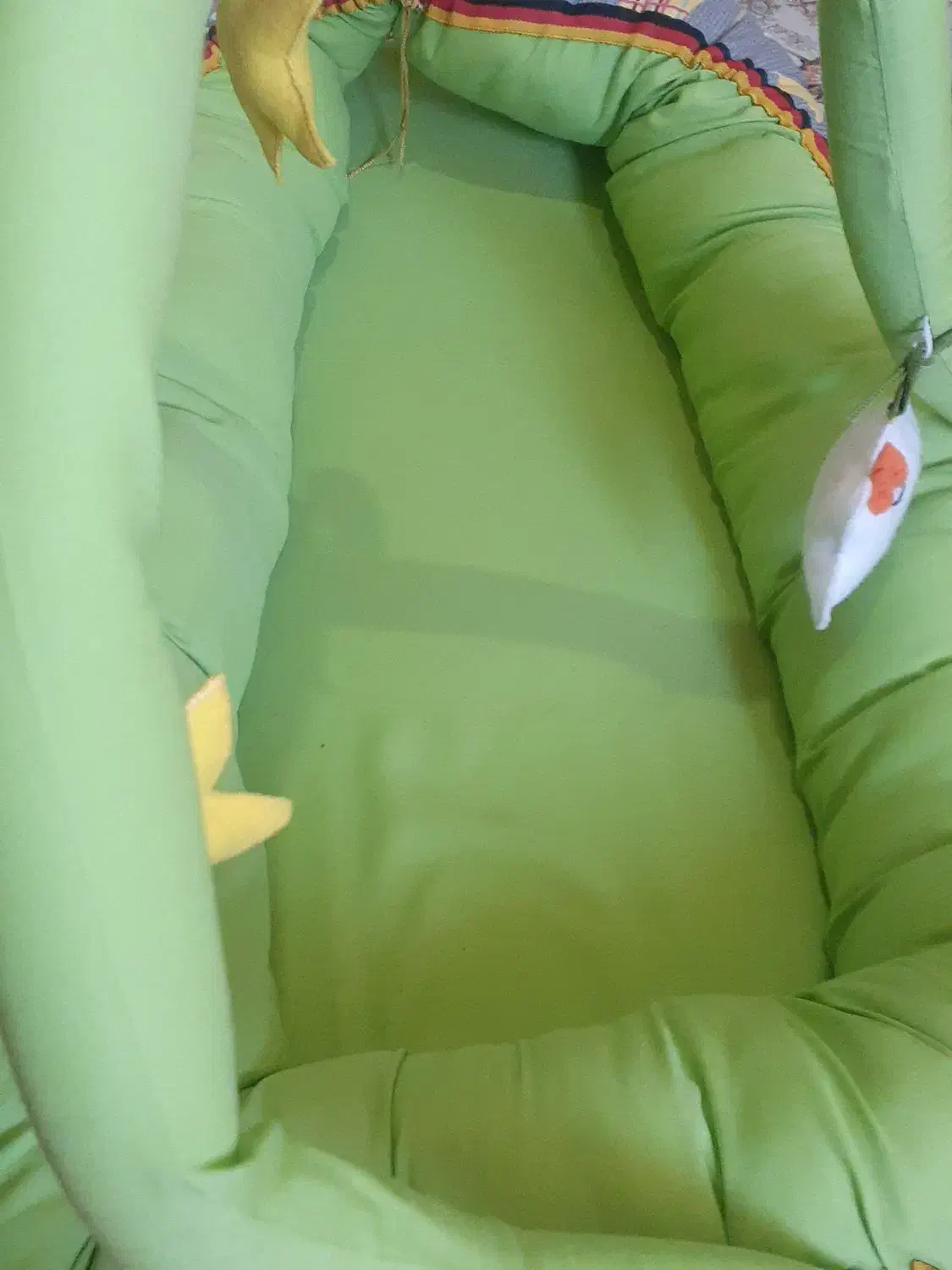 یک عدد اغوشی و تشک بچه به فروش میرسد|تخت و صندلی بچه|قوچان, |دیوار