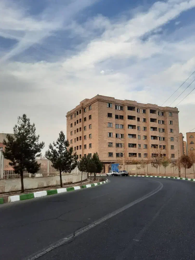 ویلایی جنوبی شهرک سازان نیمه کاره پردیسان|فروش خانه و ویلا|قم, پردیسان|دیوار