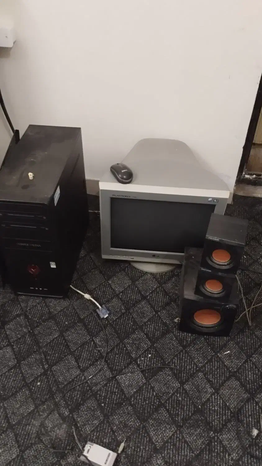 کامپیوتر چهار ملیون و نهصد|رایانه رومیزی|اشکذر, |دیوار