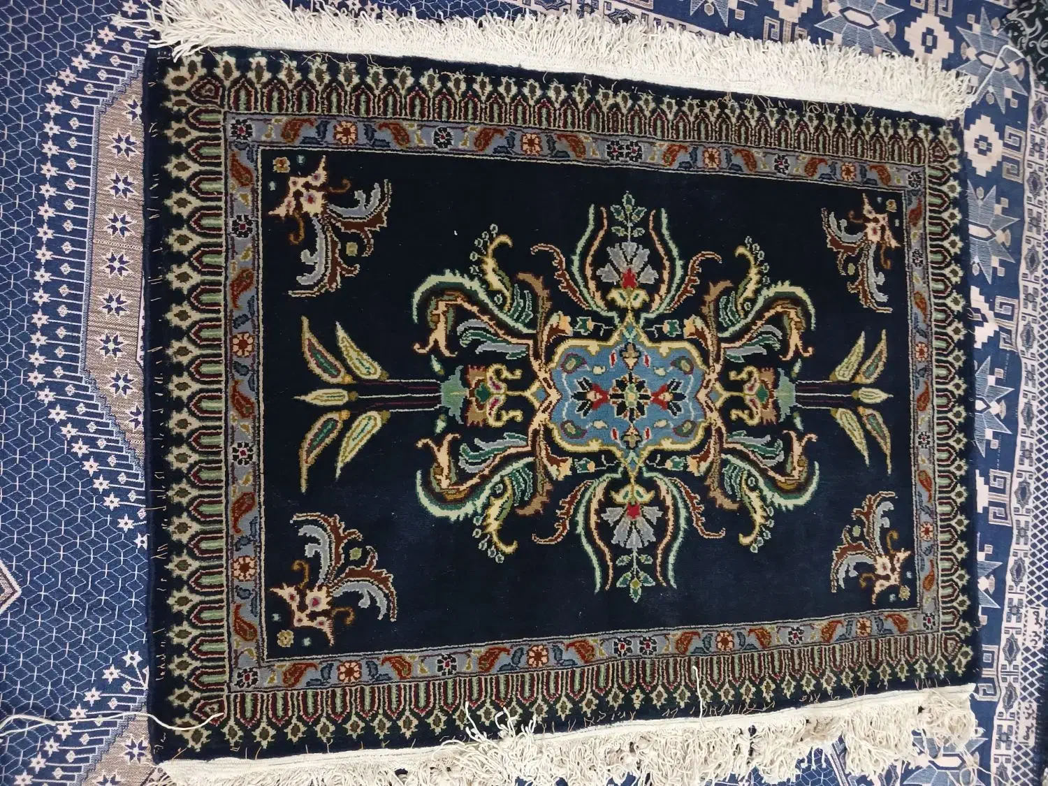 ۲ تخته پشتی دست بافت|پشتی|قم, زنبیل آباد|دیوار