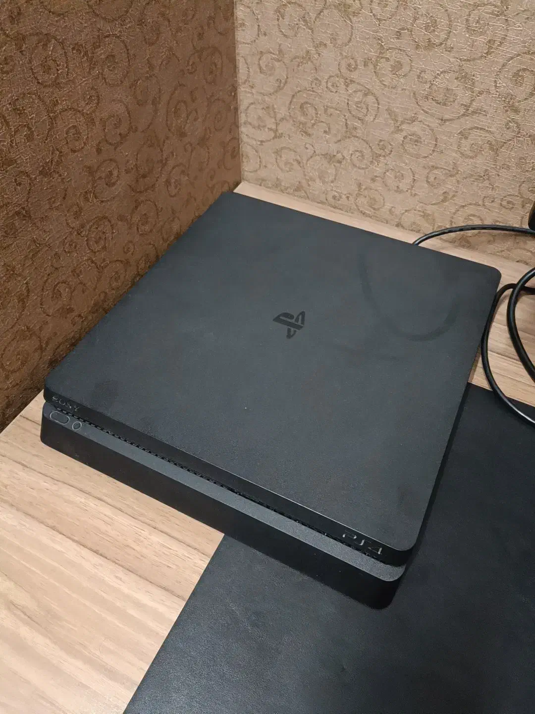 ps4 اسلیم یک ترابایت دو دسته کم کار|کنسول، بازی ویدئویی و آنلاین|قزوین, |دیوار