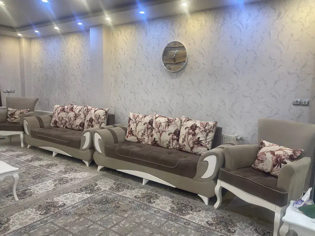 مبل هشت نفره سالم بدون نشست پارچه سالمه بدون زدگی|مبلمان خانگی و میز عسلی|سقز, |دیوار