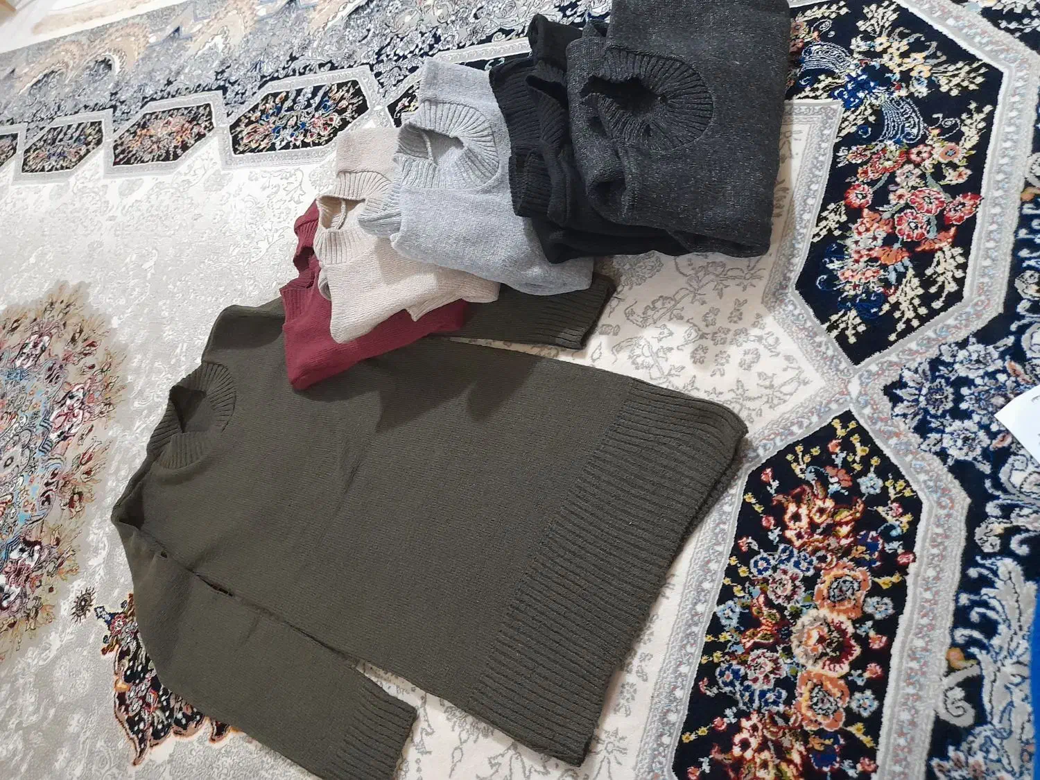 لباس پاییزه|لباس|شیراز, تندگویان|دیوار