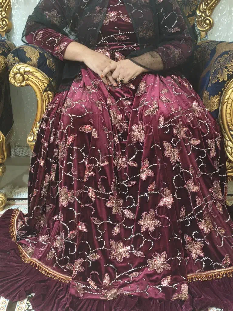 لباس محلی در حد نو|لباس|یاسوج, |دیوار