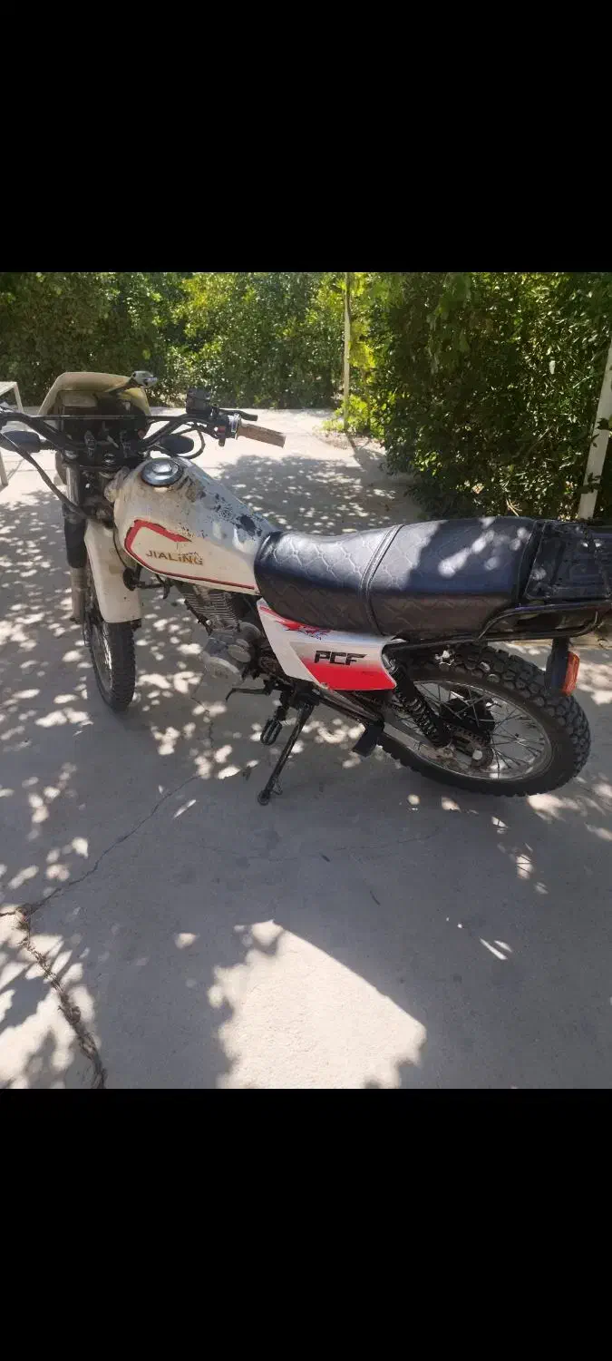 وسیله نقلیه|موتورسیکلت|کوه چنار, |دیوار