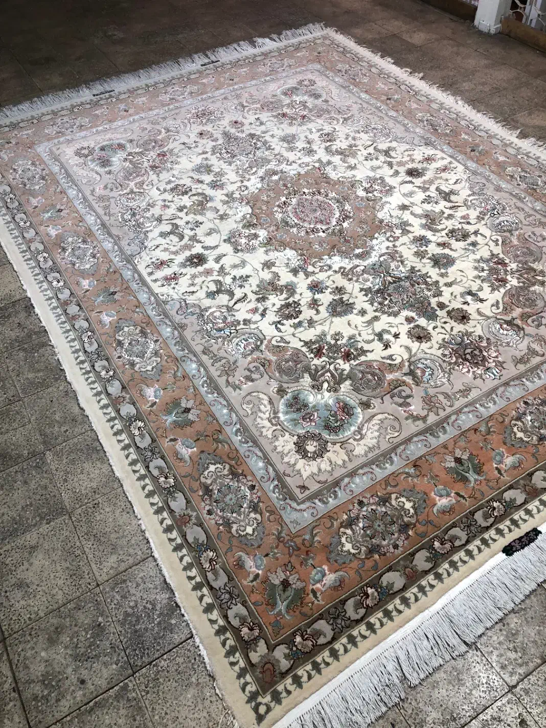 (فرش فرزین)فرش۱۲متری دستباف،نقشه نوین فر،گل ابریشم|فرش|تبریز, |دیوار