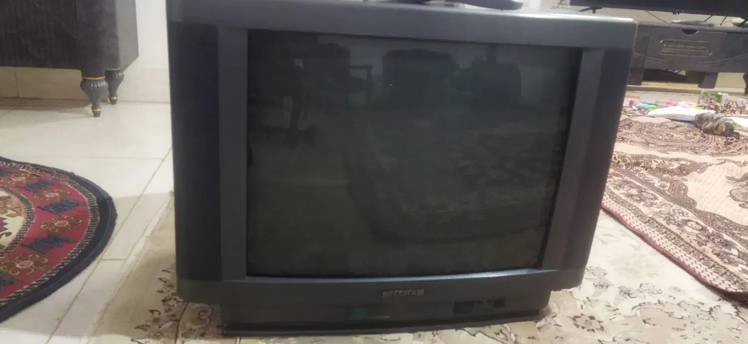 تلویزیون قدیمی|تلویزیون و پروژکتور|گلپایگان, |دیوار