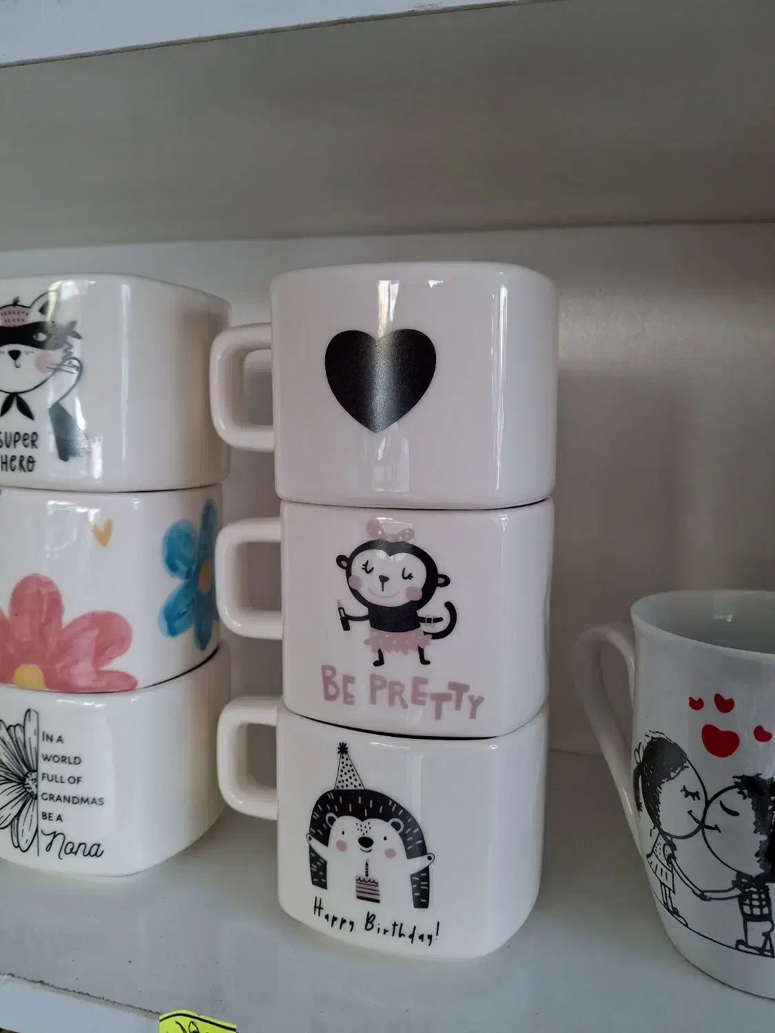 ظروف چوبی و سرامیکی و تعدادی مجسمه واکسسوری|صنایع دستی و سایر لوازم تزئینی|اندیشه, اندیشه فاز ۱|دیوار