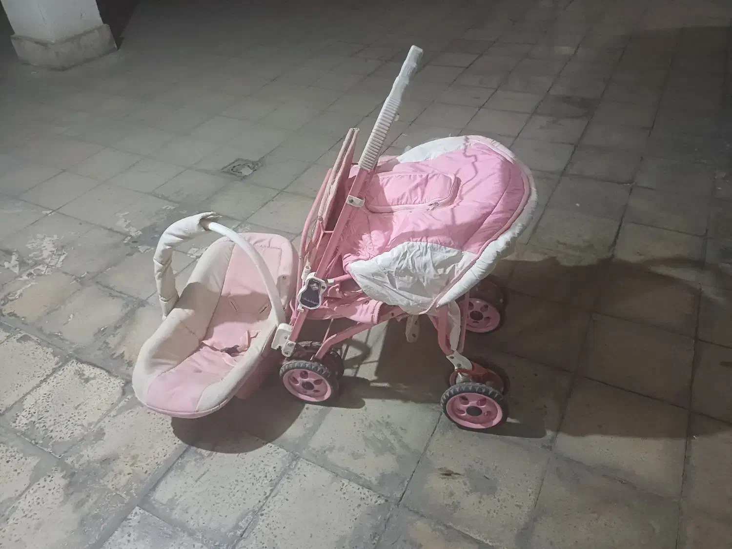 کالسکه|کالسکه و لوازم جانبی|هشتگرد, شهرک گلها|دیوار