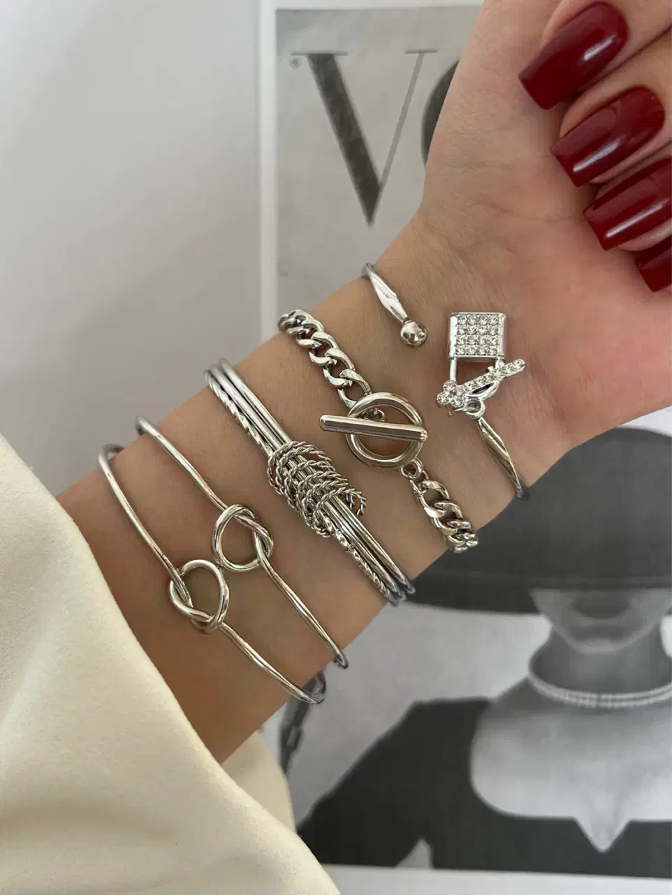 بنگل|بدلیجات|سبزوار, قلعهنو دهزار|دیوار