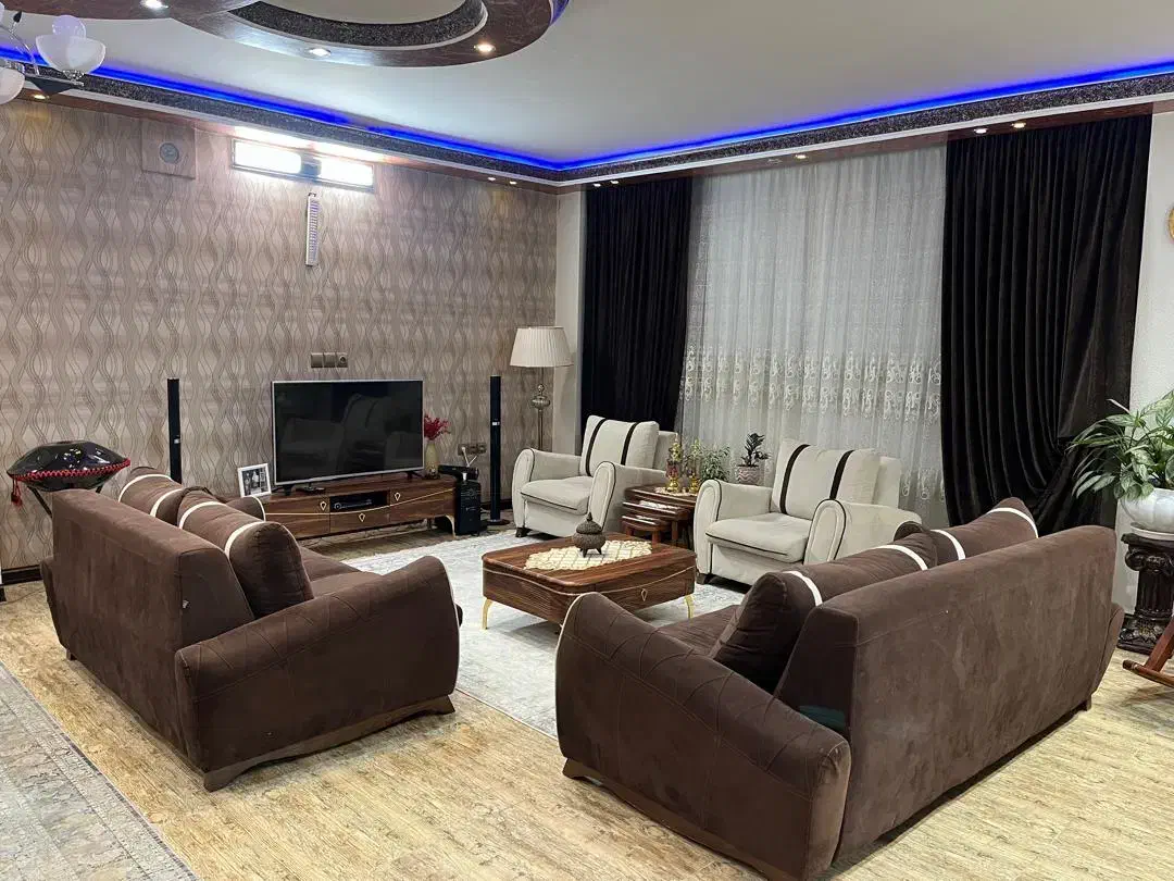 مبل هفت نفره کاملا سالم بدون نشست ابر|مبلمان خانگی و میز عسلی|شاهین‌شهر, فیض|دیوار