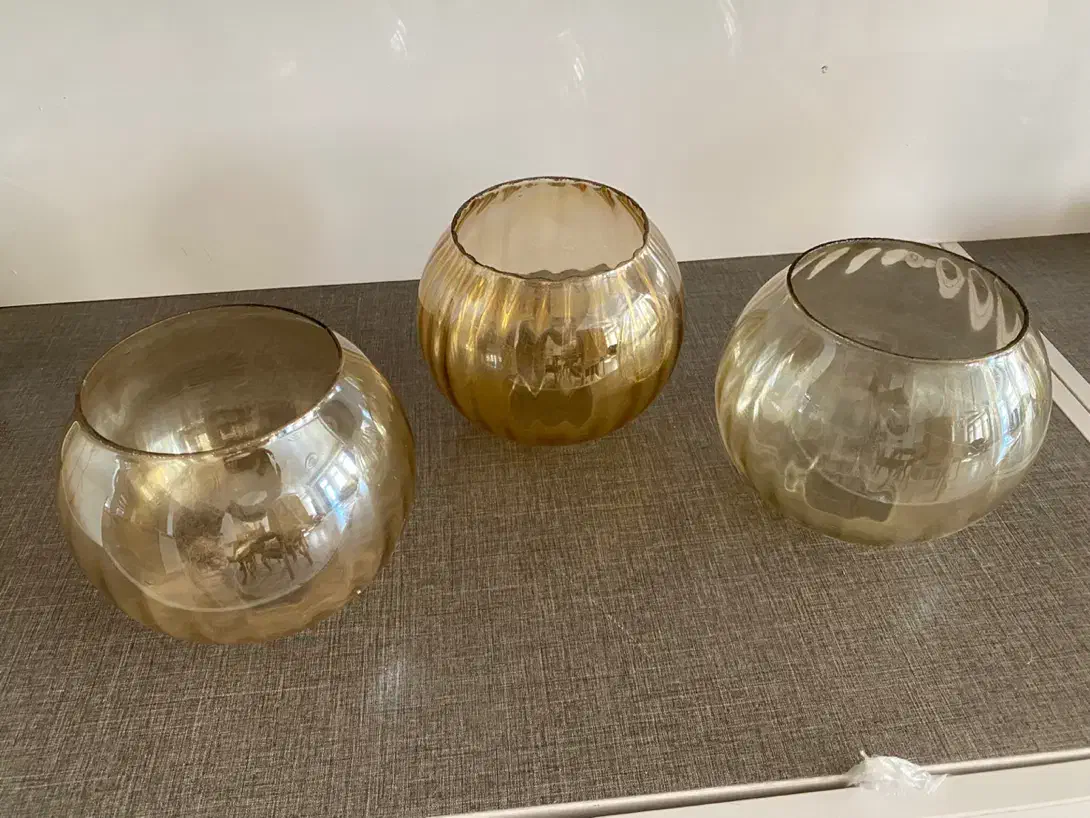 سه عدد حباب لوستر رنگ شامپاینی|لوستر و چراغ آویز|هشتگرد, فاز ۲ مهستان|دیوار