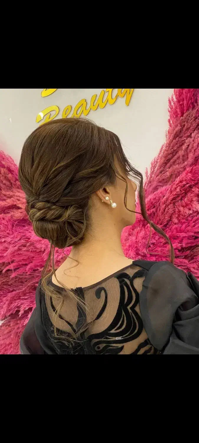 میکاپ و شینیون 50 درصد اف|خدمات آرایشگری و زیبایی|مشهد, چهارچشمه|دیوار