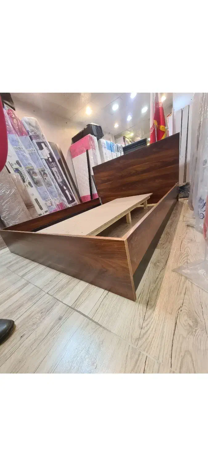 تخت خواب گردویی|تخت و سرویس خواب|رشت, حمیدیان|دیوار