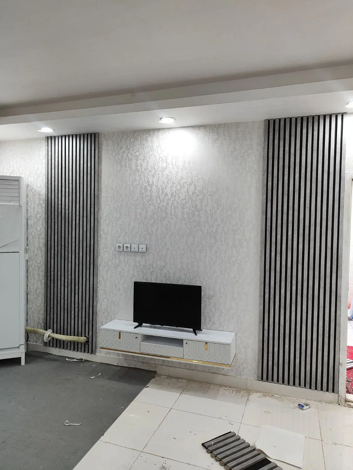 کاغذ دیواری کفپوش تی وی روم|خدمات پیشه و مهارت|شوشتر, |دیوار