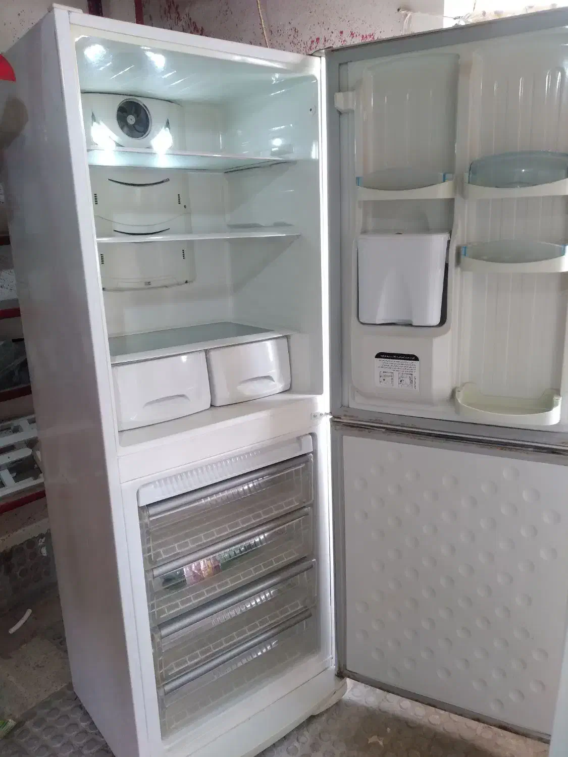 یخچال فریزربدون برفک فابریک به شرط تعمیرکارخودتون|یخچال و فریزر|تربت جام, جامرود|دیوار