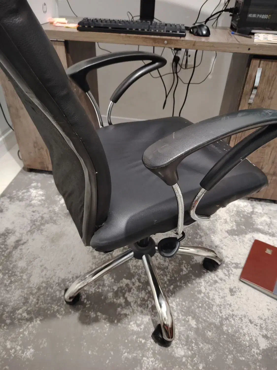 صندلی اداری چرخ دار|صندلی و نیمکت|قزوین, |دیوار