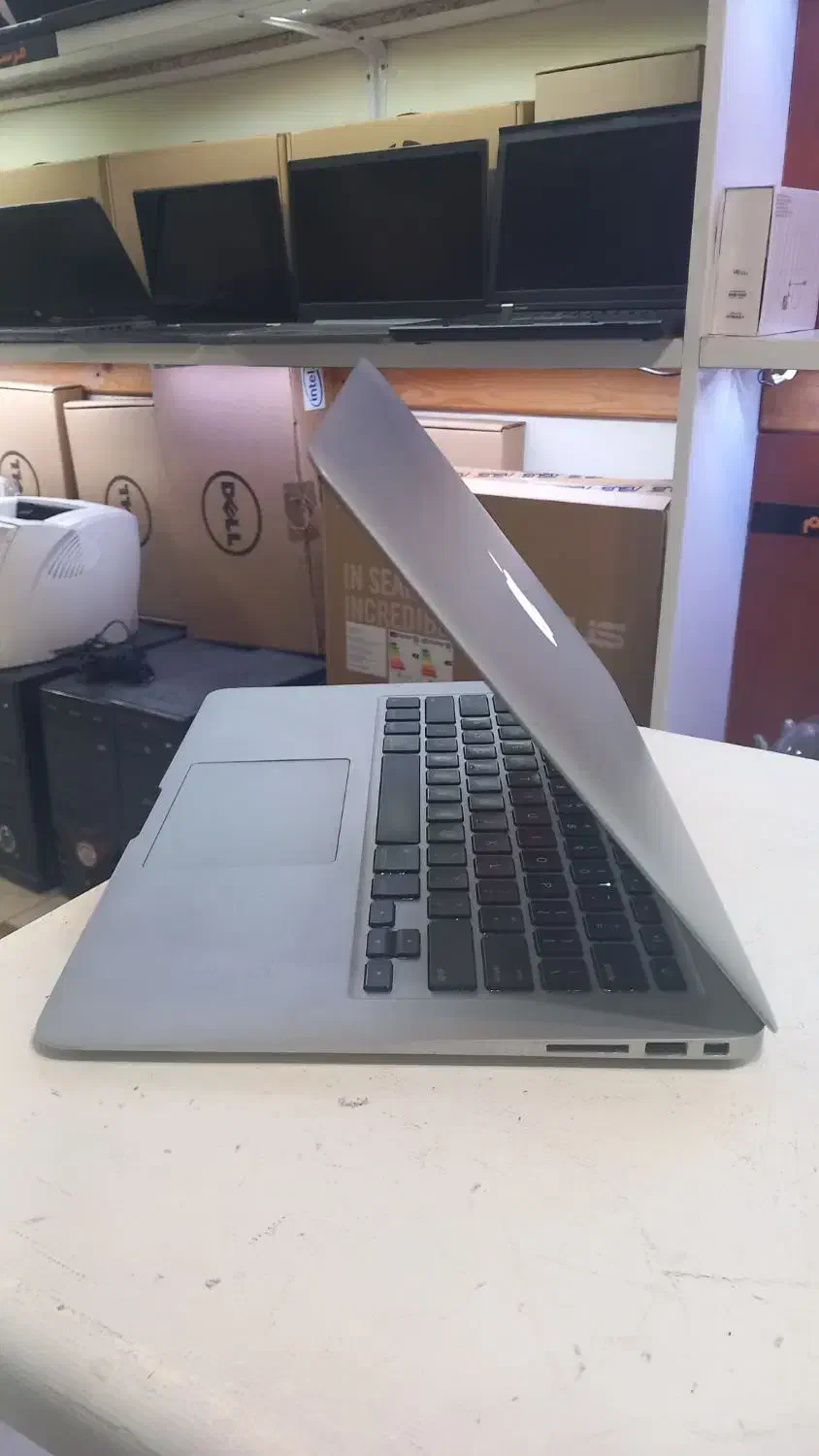 لپ تاپ اپل مک بوک ایر بسیار سبک و ظریف|رایانه همراه|رشت, ساغری سازان|دیوار