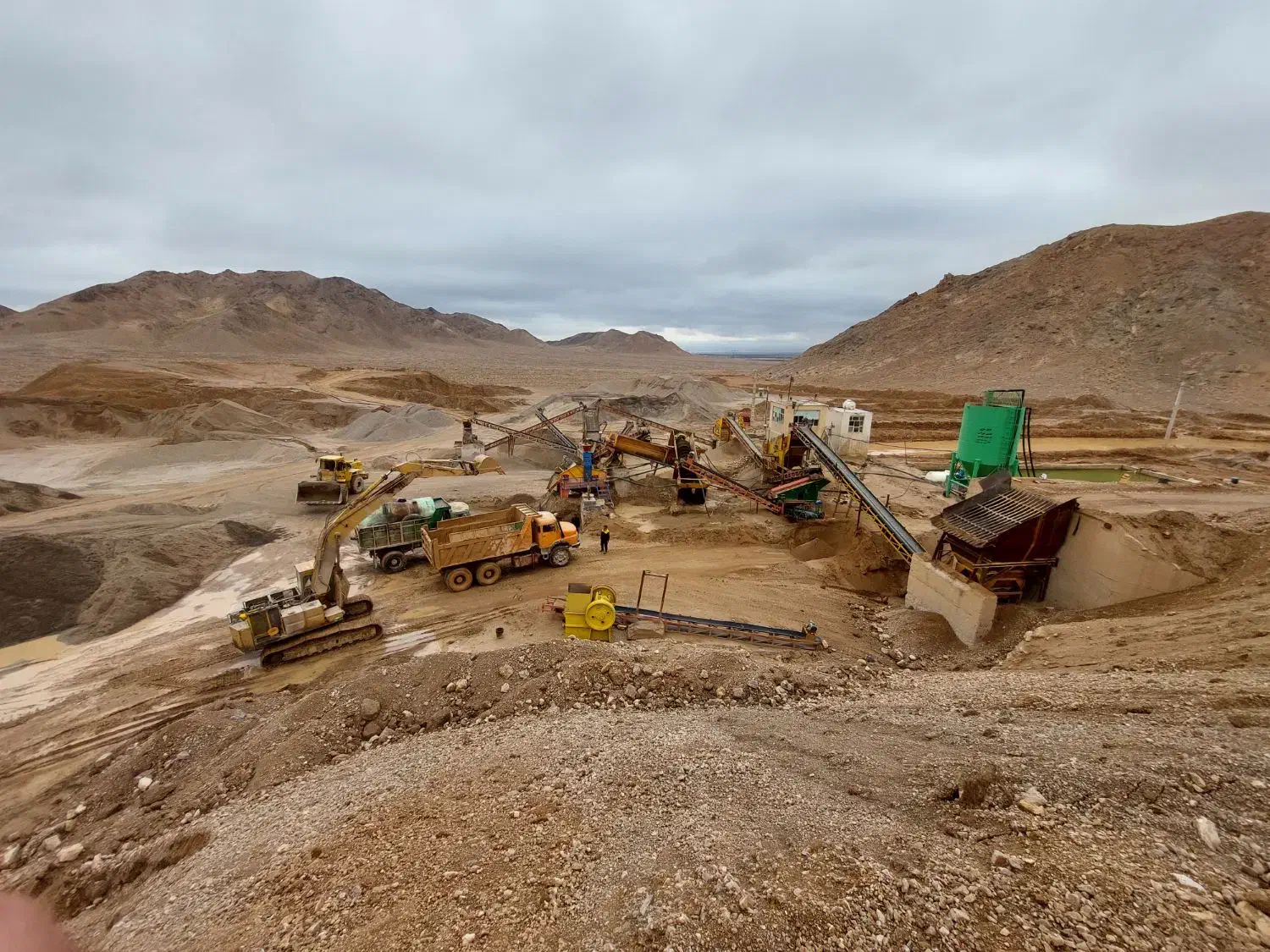 نیروی تحصیل کرده رشته معدن|استخدام صنعتی، فنی، مهندسی|آباده, |دیوار