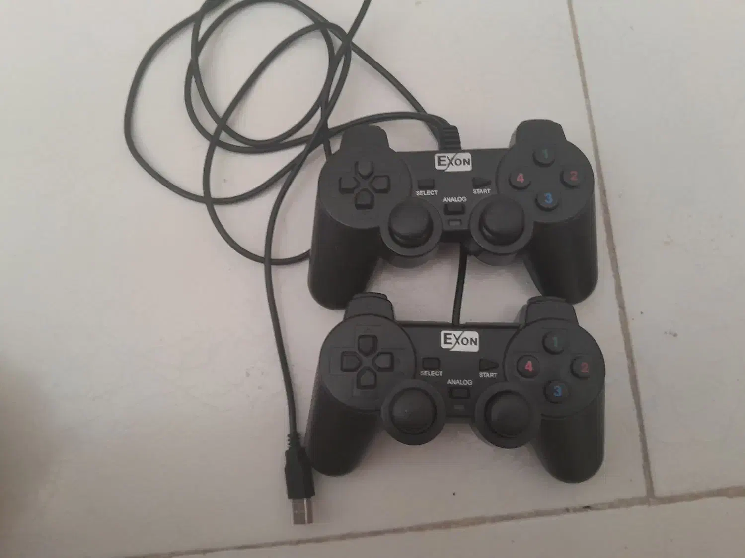 دسته بازی کابلی سالم سالم با معاوضه توی توضیحات|کنسول، بازی ویدئویی و آنلاین|اندیشه, اندیشه فاز ۶|دیوار