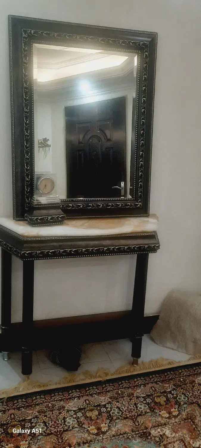 اینه و شمعدون|آینه|قدس, شهر‌قدس|دیوار