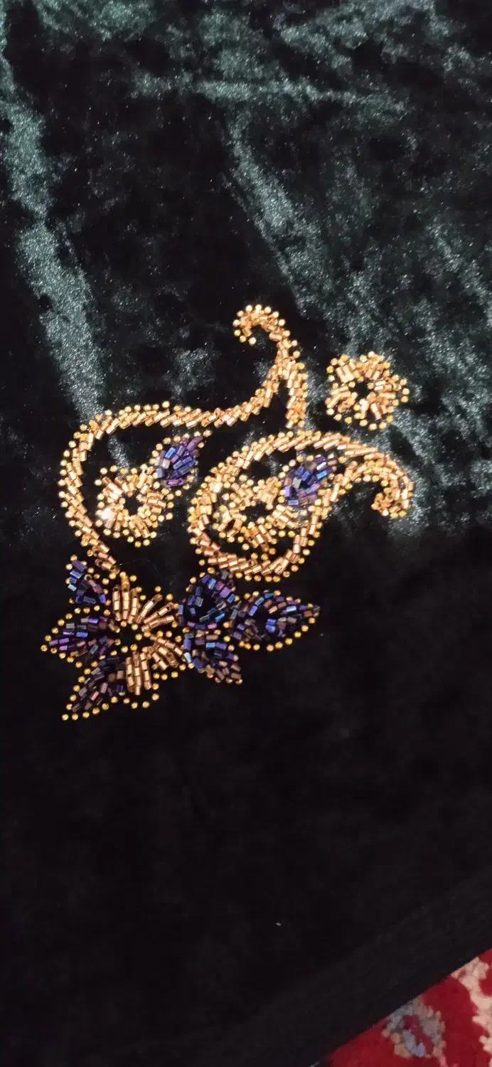 لباس محلی منجوق دوزی|لباس|لردگان, |دیوار