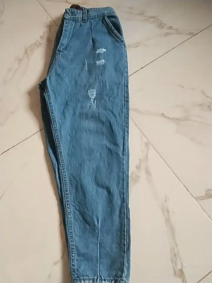 شلوار لی|لباس|دورود, |دیوار