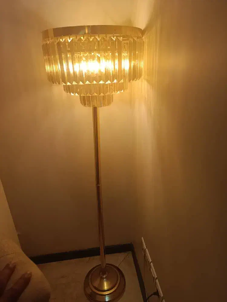 لوستر طلایی سالم|لوستر و چراغ آویز|تهران, ونک|دیوار