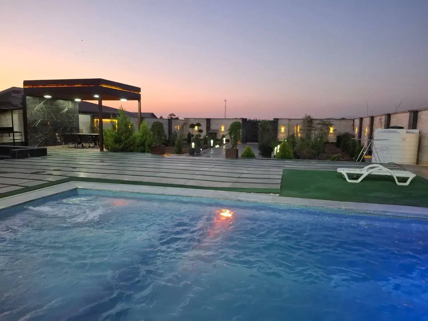 اجاره ویلا آبگرم|اجارهٔ کوتاه‌مدت ویلا و باغ|هشتگرد, سعید آباد|دیوار