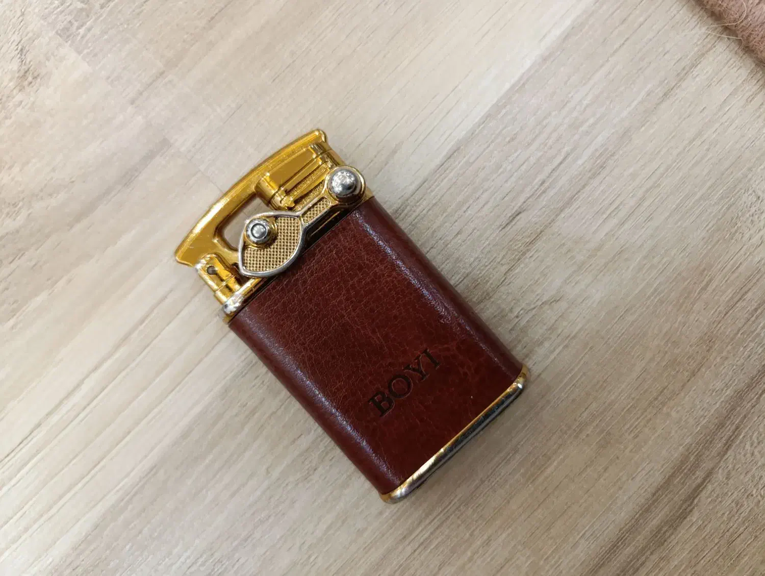 فندک اصل      boyi|زیورآلات و اکسسوری|رشت, گلسار|دیوار