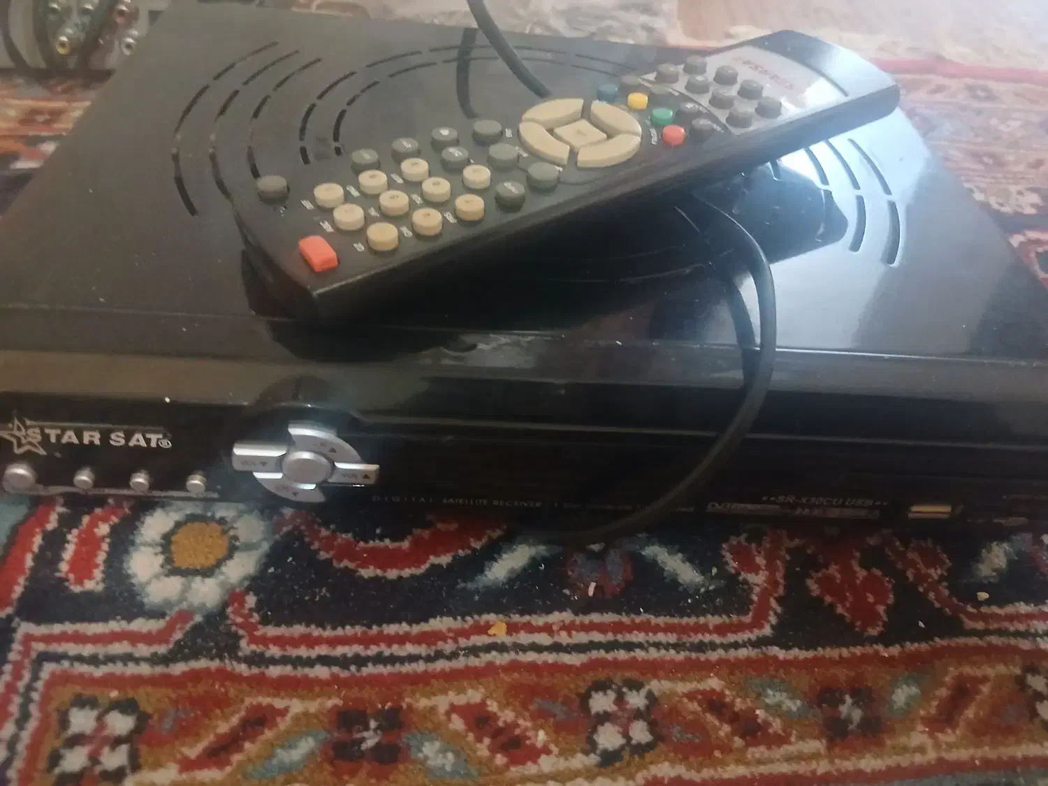 دستگاه دیجیتال گیرنده بالوازم کامل|تلویزیون و پروژکتور|چهارباغ, |دیوار