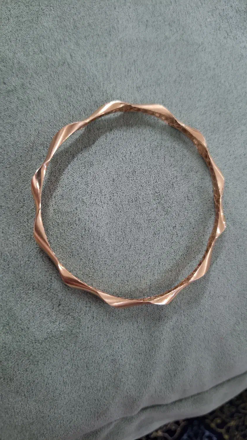 النگوی طلا|جواهرات|شیروان (خراسان), |دیوار