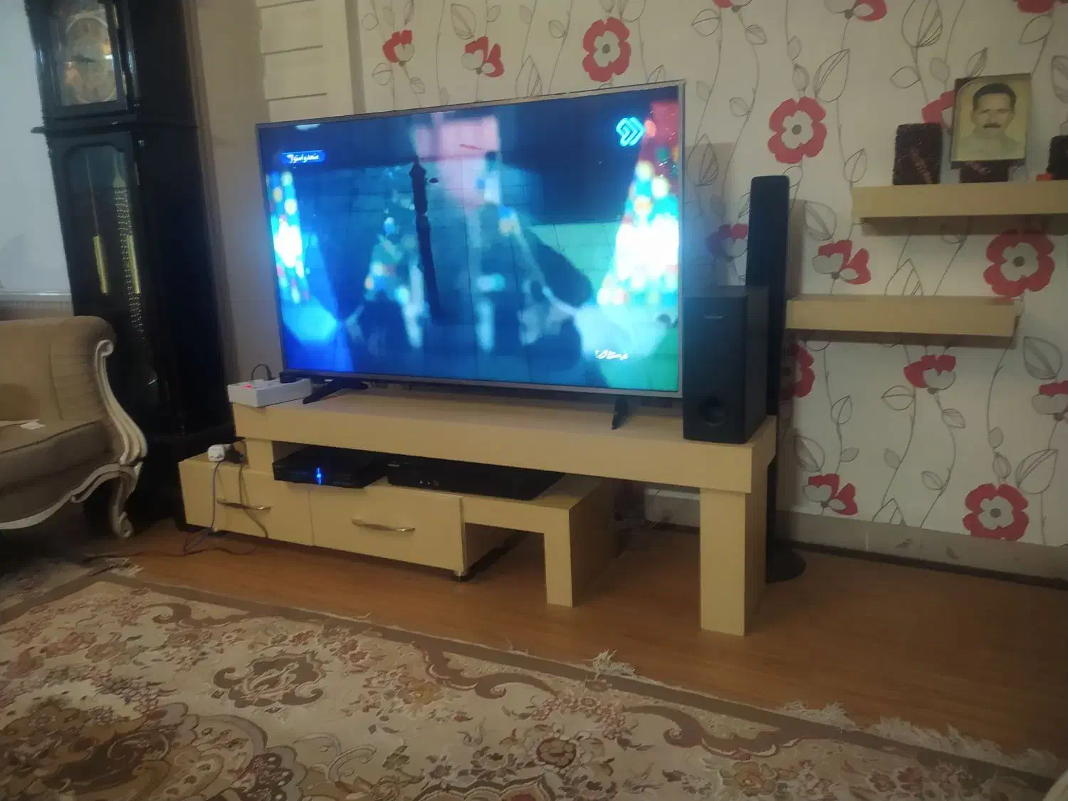 فروش زیر تلویزونی|میز تلویزیون|شاهینشهر, شهرک میلاد|دیوار