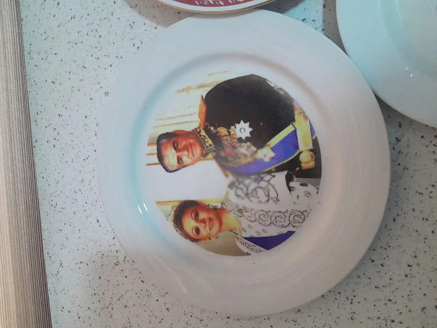 بشقاب دکوری قدیمی|کلکسیون اشیاء عتیقه|تهران, مولوی|دیوار