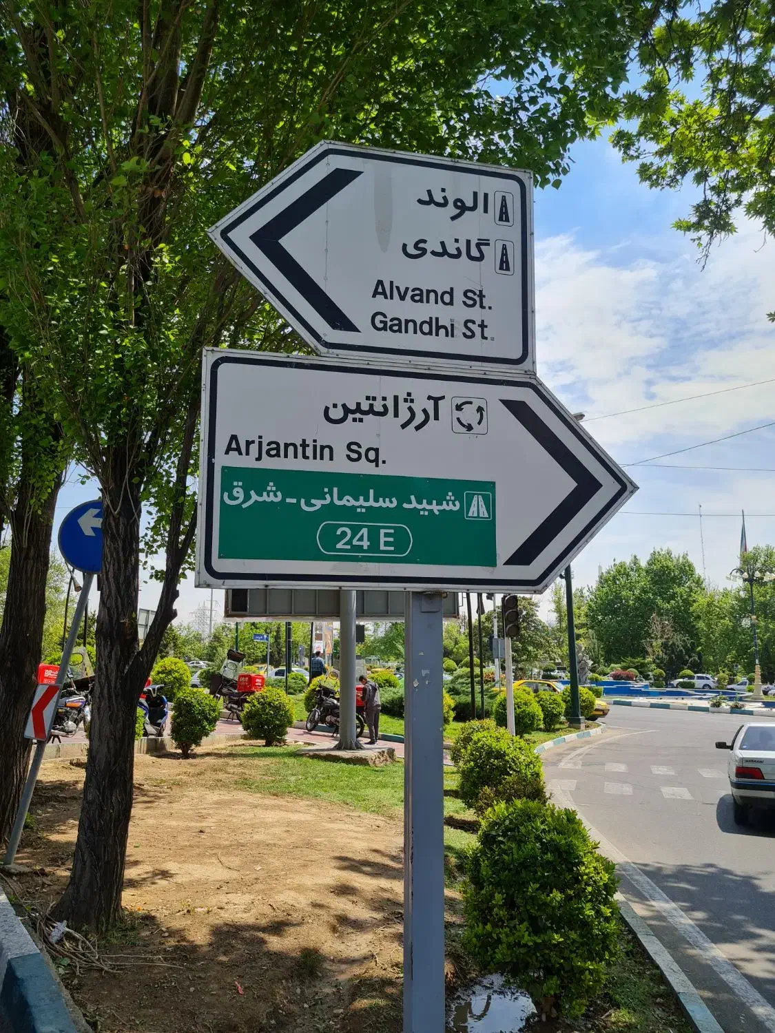 ساختمان اداری و تجاری در میدان آرژانتین|فروش دفتر کار، اتاق اداری، مطب|تهران, آرژانتین|دیوار