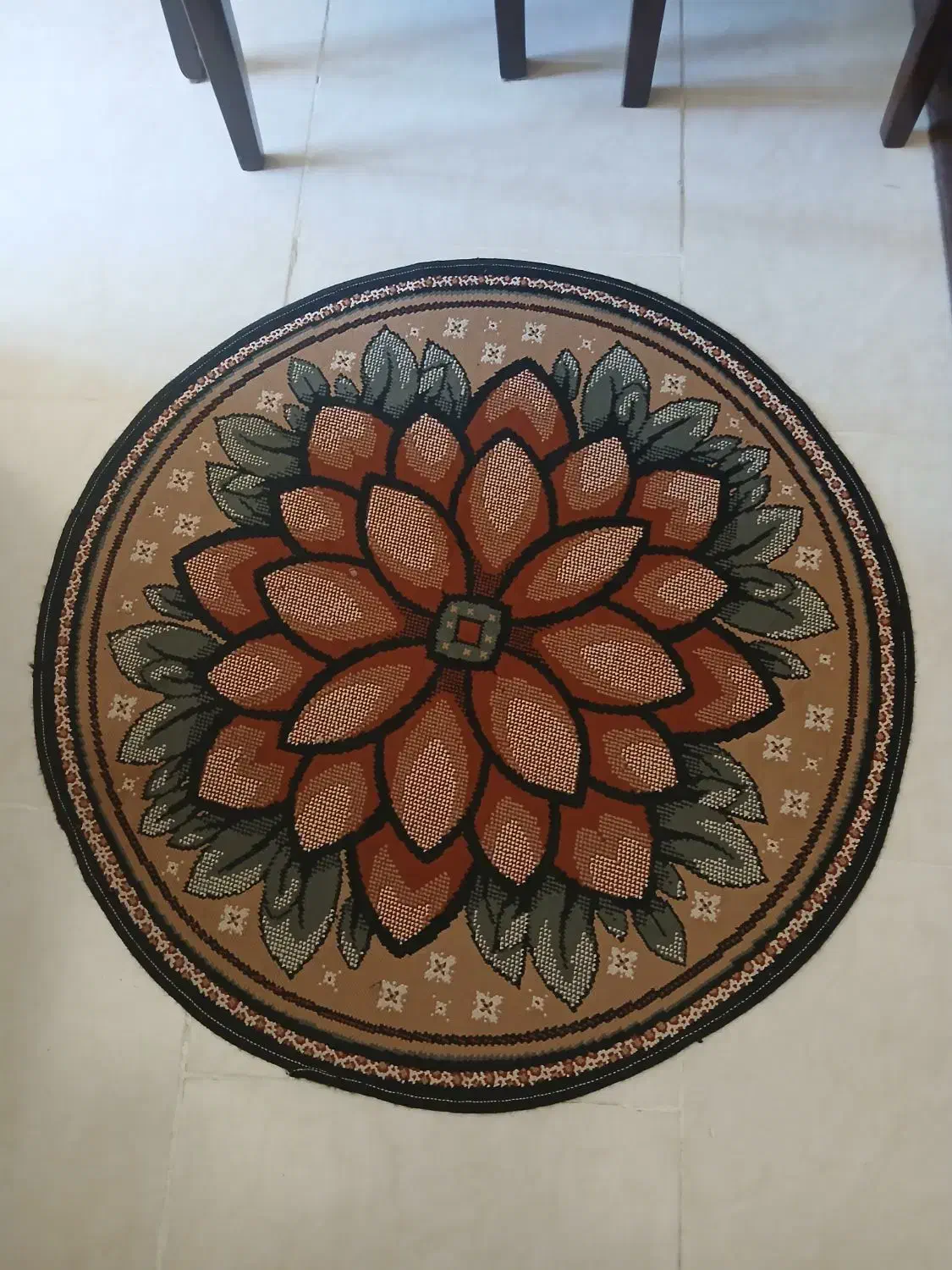 رختخواب، بالش،پتو|رختخواب، بالش، پتو|رودهن, |دیوار