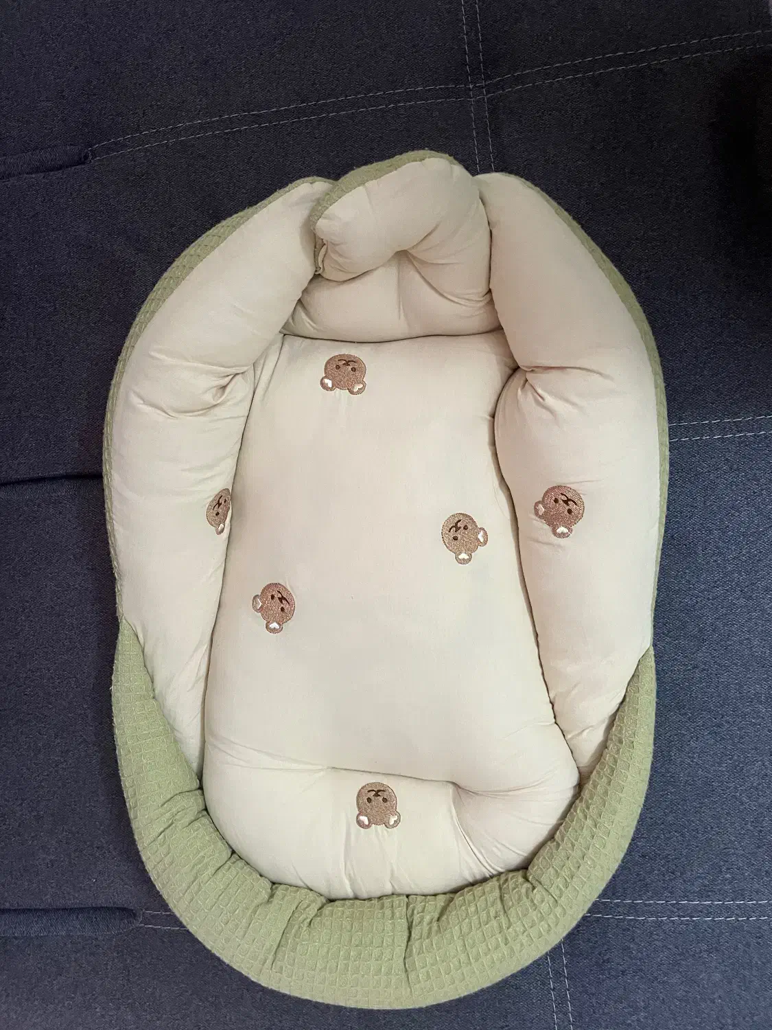 قنداق سویسی نوزاد بسیار تمیز و کم‌استفاده|اسباب و اثاث بچه|تهران, سبلان (لشگر)|دیوار