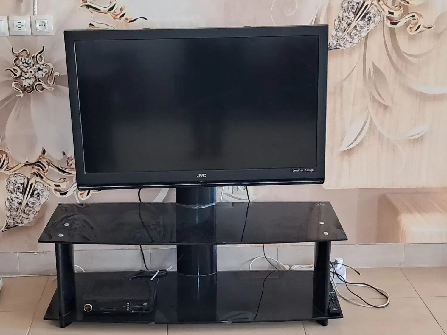 تلویزیون 42|تلویزیون و پروژکتور|بیجار, |دیوار