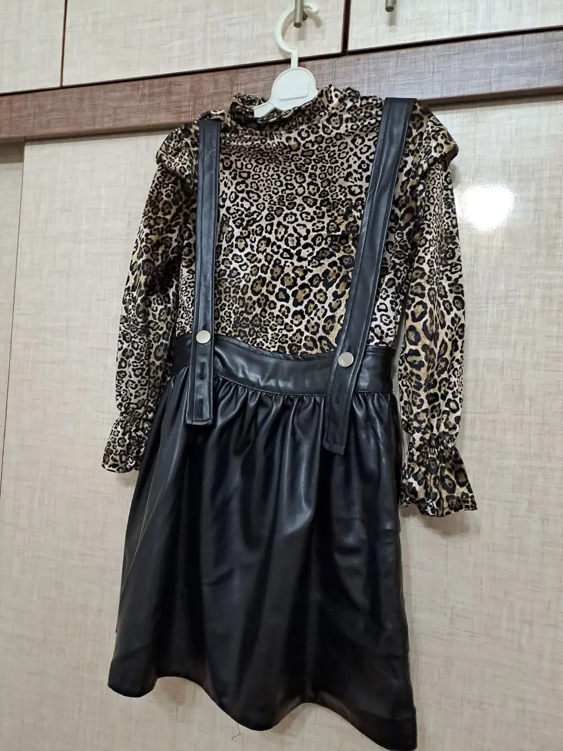 تعدادی لباس دخترانه شیک در حد نو|کفش و لباس بچه|اردبیل, |دیوار