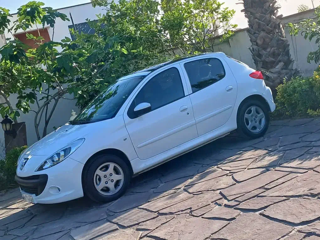 پژو ۲۰۷ پانورما دنده مدل ۱۴۰۱ سفید بیرنگ سالم|خودرو سواری و وانت|هادی شهر, |دیوار