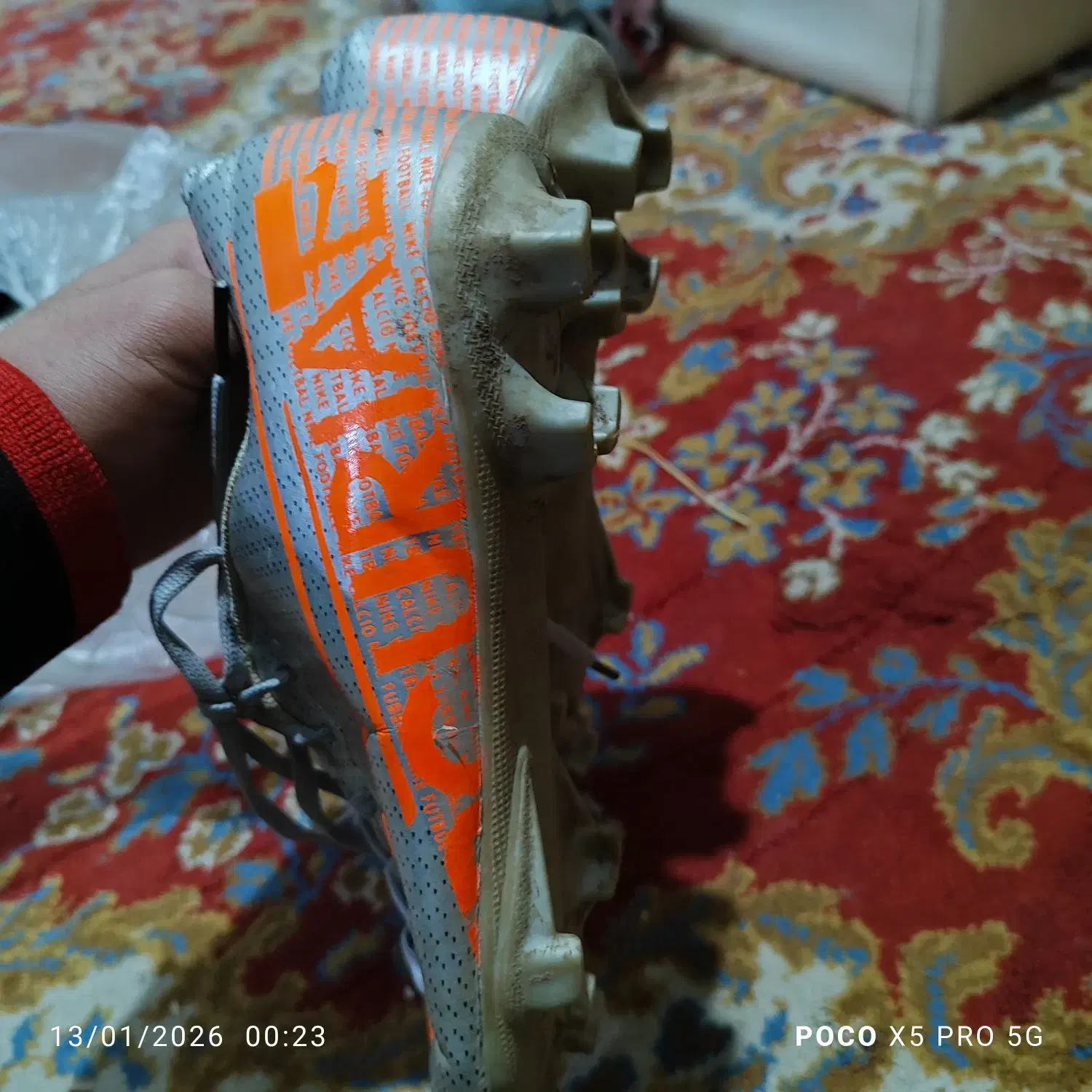 کفش فوتبال|تجهیزات ورزشی|بروجرد, |دیوار