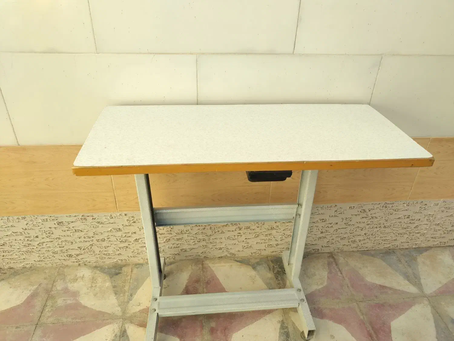 میز چرخ و سردوز|چرخ خیاطی و ریسندگی|کوار, |دیوار