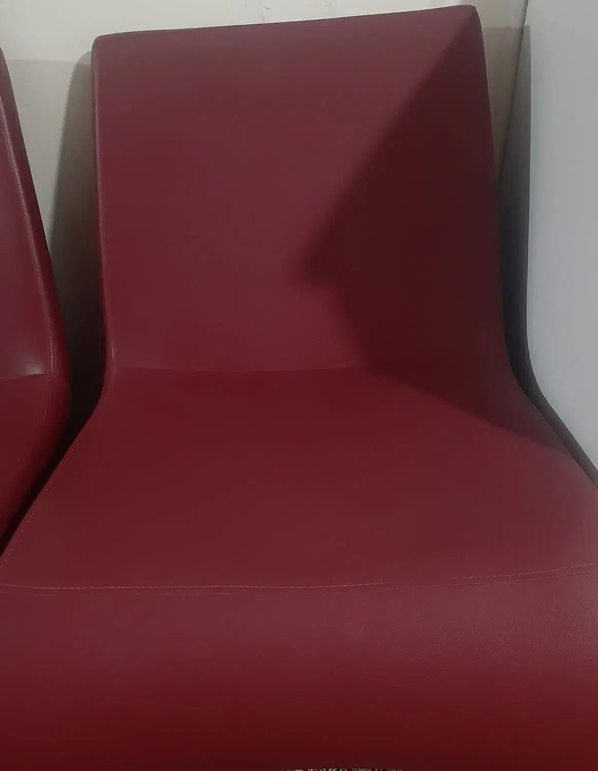 یک دست مبل ۶ نفره چرمی برند هلگر|مبلمان اداری|اسلامشهر, شهرک لاله|دیوار