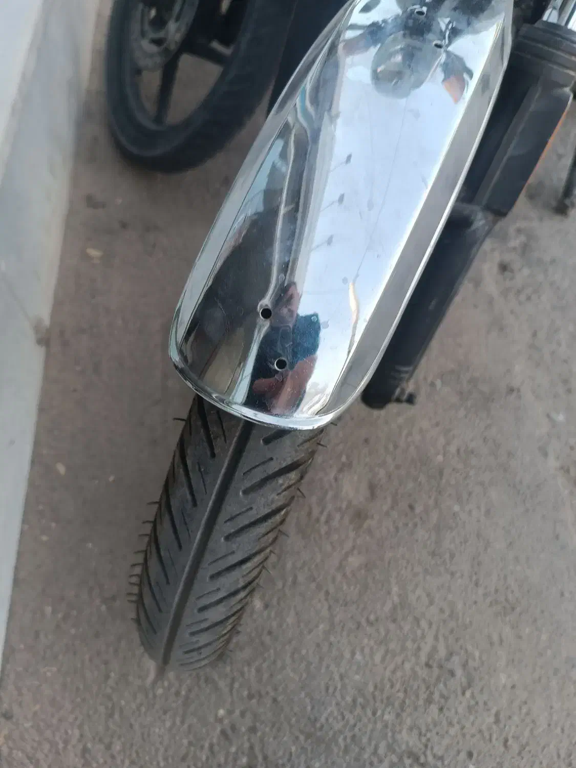 موتور|موتورسیکلت|قائن, |دیوار