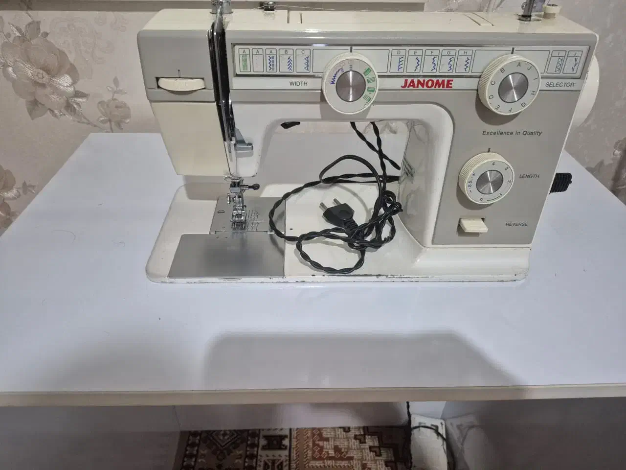 میز چرخ خیاطی بدون چرخ|چرخ خیاطی و ریسندگی|رشت, گلزاران|دیوار