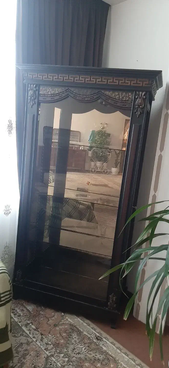 بوفه چهارطبقه چراغدار|بوفه، ویترین، کنسول|یزد, |دیوار