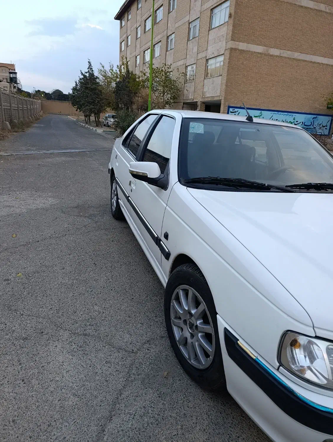 پژوپارس|خودرو سواری و وانت|اراک, |دیوار