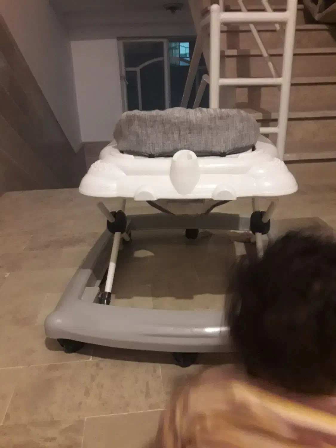 رولک بچه در حد نوع می باشد حتی یه بار استفاده نشده|اسباب و اثاث بچه|قم, پردیسان|دیوار