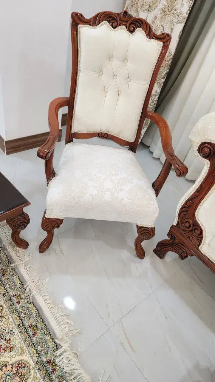 مبل کلاسیک ۹ نفره در حد نو|مبلمان خانگی و میز عسلی|بابل, |دیوار