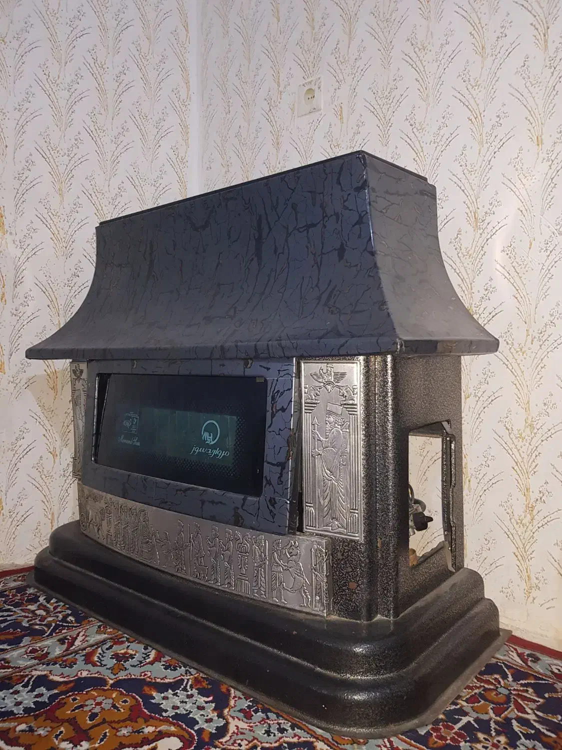 بخاری طرح شومینه در حد نو آک آک قیمت مناسب|بخاری، هیتر، شومینه|صحنه, |دیوار